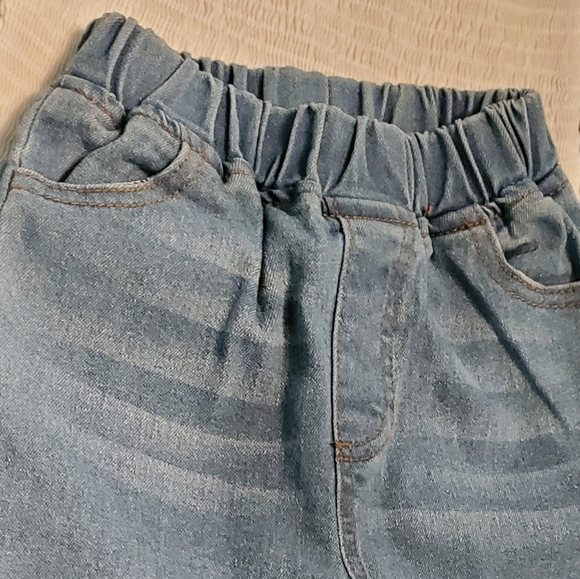 2T-3T distressed jeggings - Picture 2 of 8